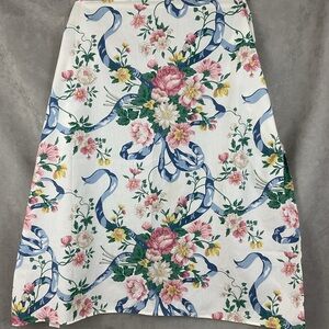 Vintage Waverly floral bouquet 35” square tablecloth